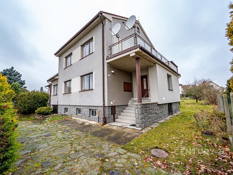 Prodej rodinného domu 250 m², pozemek 1 046 m²