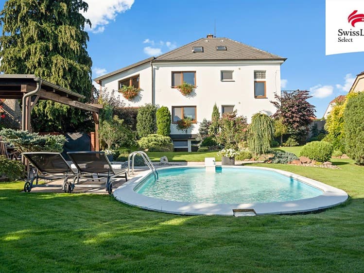 Prodej rodinného domu 300 m², pozemek 936 m²