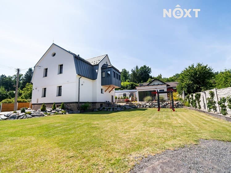 Prodej vily 274 m², pozemek 900 m²