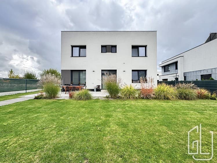Prodej rodinného domu 260 m², pozemek 620 m²