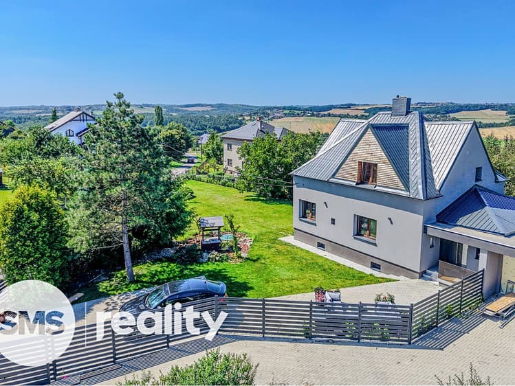 Prodej rodinného domu 294 m², pozemek 977 m²