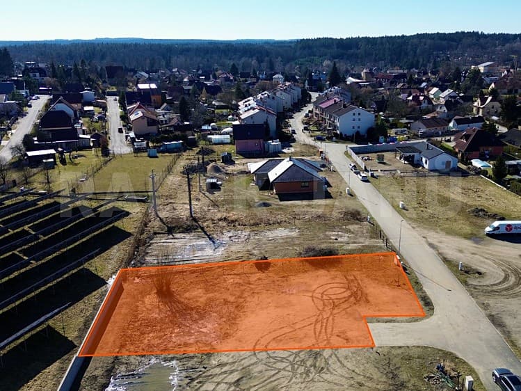 Prodej stavebního pozemku 909 m²