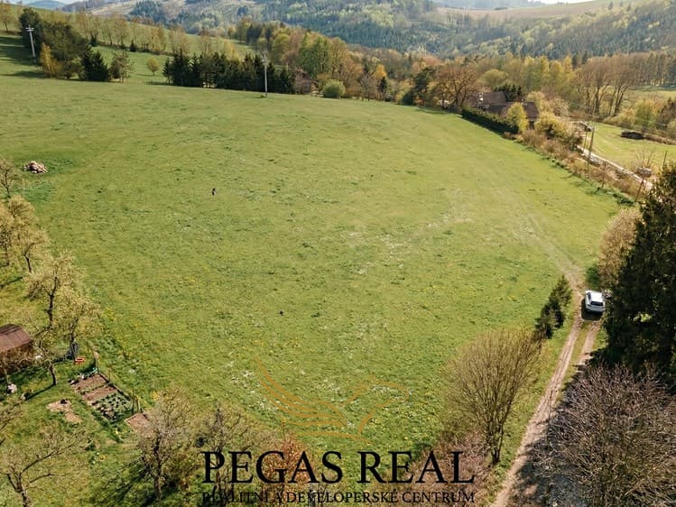 Prodej stavebního pozemku 11 570 m²
