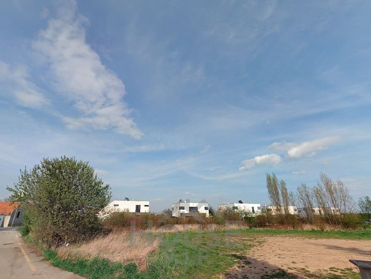 Prodej stavebního pozemku 1 273 m²