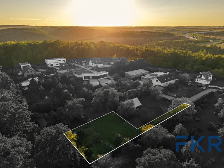 Prodej stavebního pozemku 886 m²