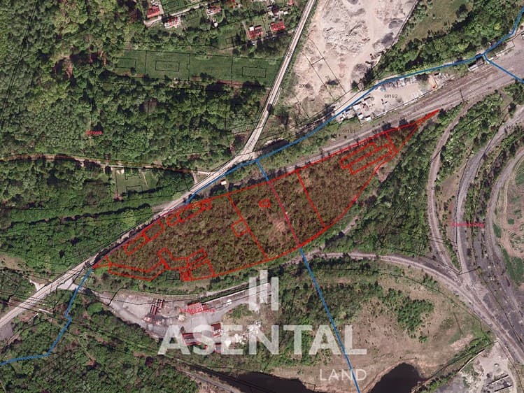 Prodej komerčního pozemku 32 167 m²