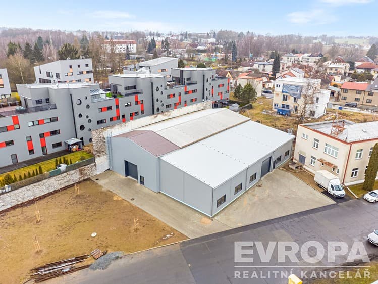 Prodej skladového prostoru 819 m²