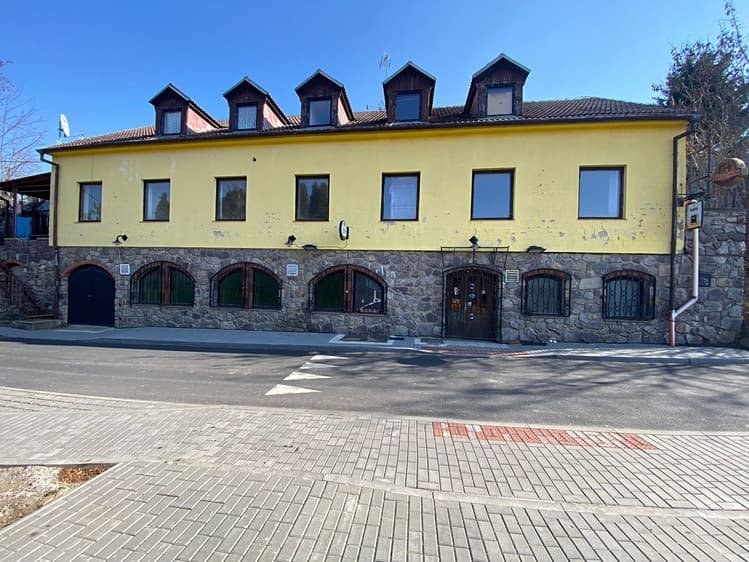 Prodej komerční nemovitosti 467 m²