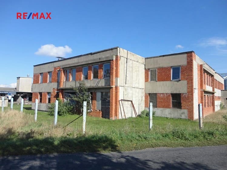 Prodej obchodního prostoru 1 600 m²