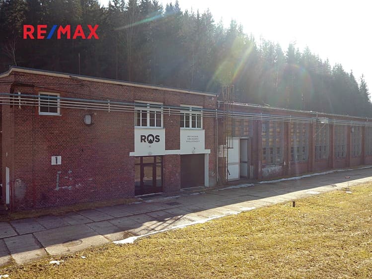 Prodej skladového prostoru 2 300 m²