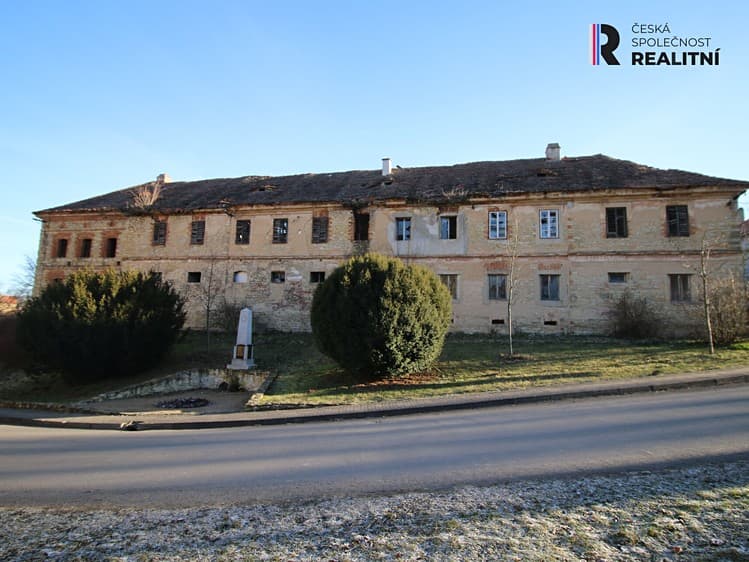 Prodej komerční nemovitosti 618 m²