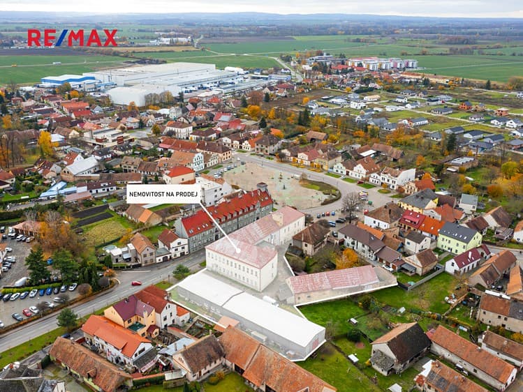 Prodej komerční nemovitosti 2 490 m²
