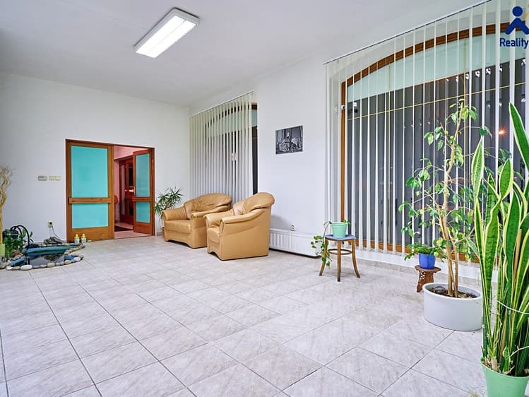 Pronájem obchodního prostoru 73 m²
