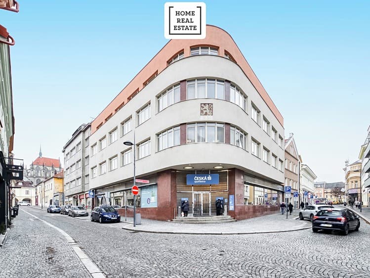 Pronájem kanceláře 256 m²