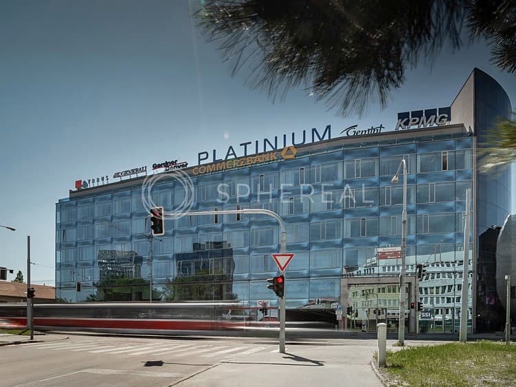 Pronájem kanceláře 658 m²
