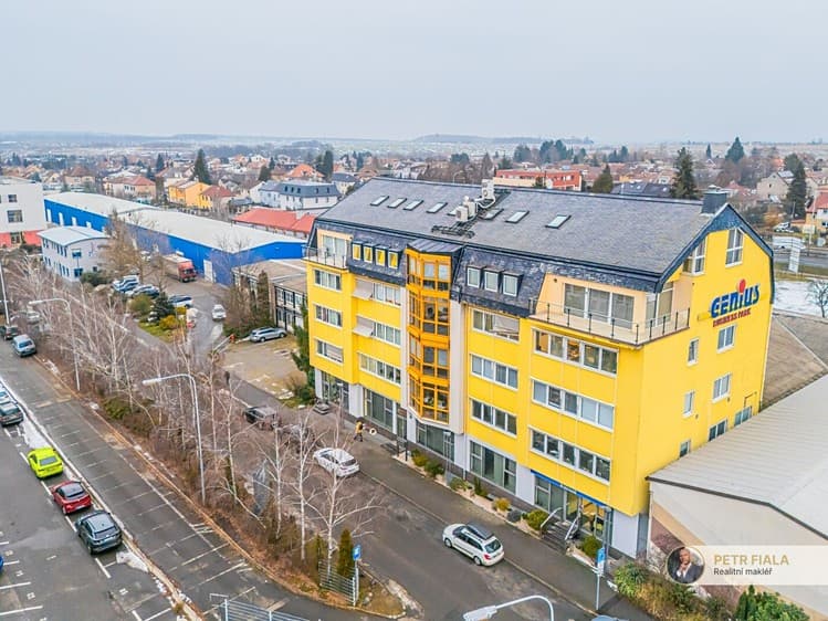 Pronájem kanceláře 240 m²