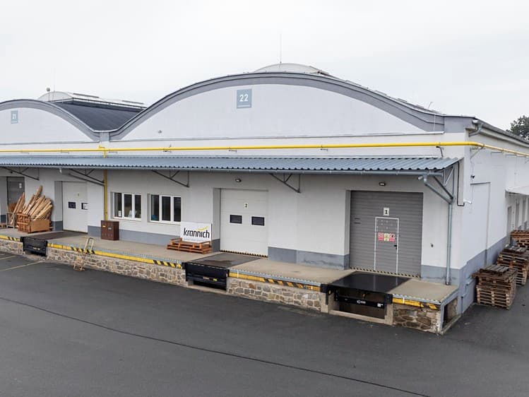 Pronájem skladového prostoru 2 268 m²