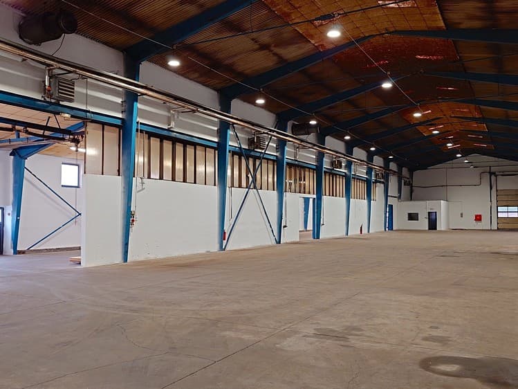 Pronájem výrobní haly, prostoru 756 m²