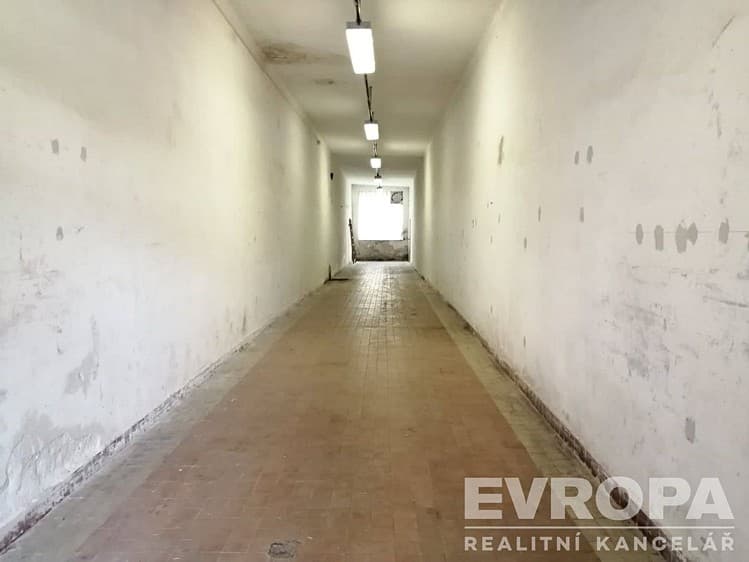 Pronájem skladového prostoru 120 m²