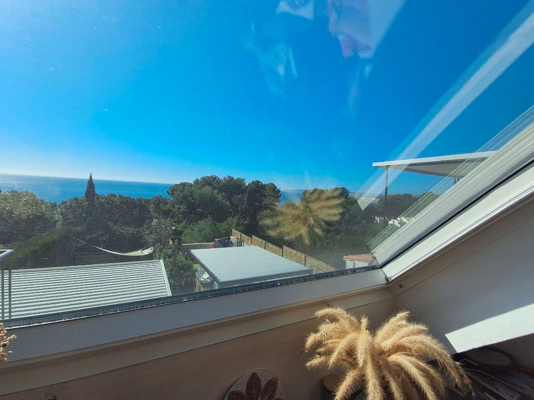 Encantadora casa adosada con vistas al mar en la exclusiva zona de Seghers, Estepona
Ubicada en una de las zonas reside