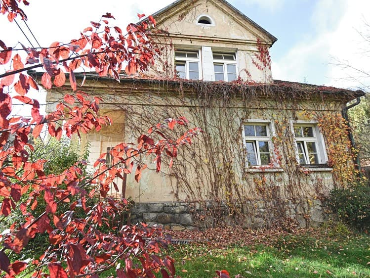 Prodej rodinného domu 255 m², pozemek 3 454 m²