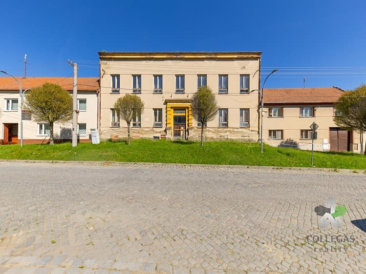 Prodej komerční nemovitosti 900 m²