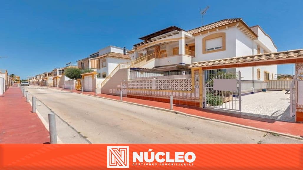 🌿 Bungalow Planta Baja en Residencial Parque de las Naciones – Sol, espacio y ubicación privilegiada
Descubre este fa