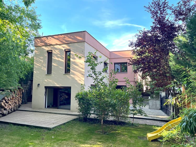 Prodej rodinného domu 180 m², pozemek 388 m²
