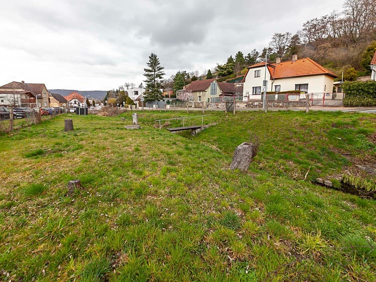 Prodej stavebního pozemku 736 m²