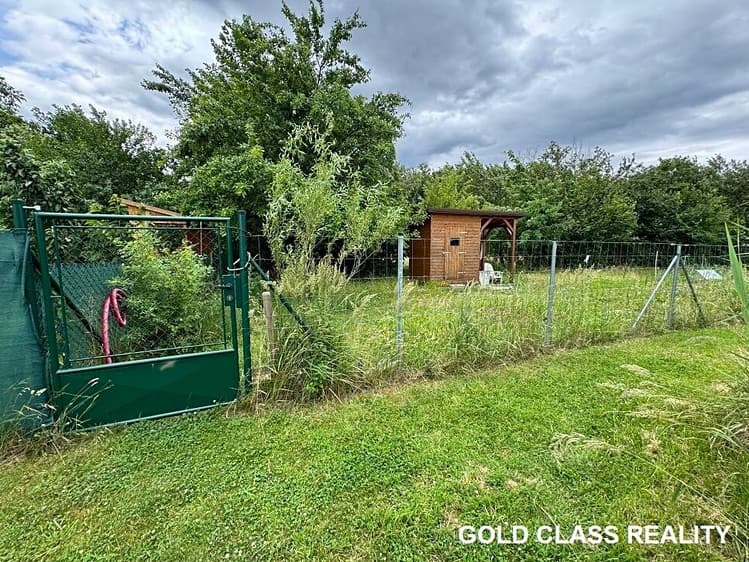 Pronájem zahrady 330 m²