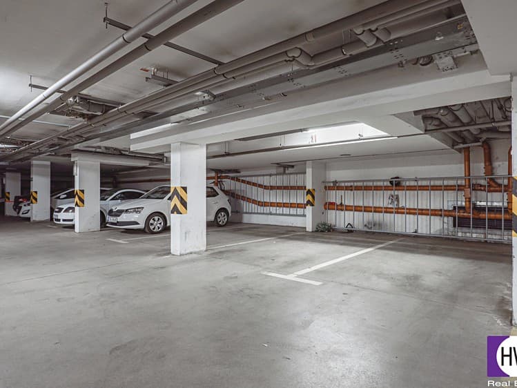 Prodej garážového stání 13 m²