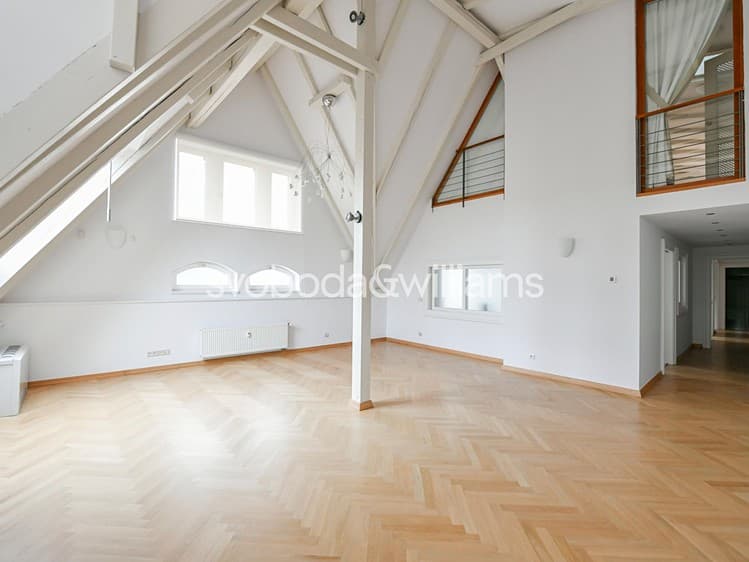 Pronájem bytu 5+1 251 m²