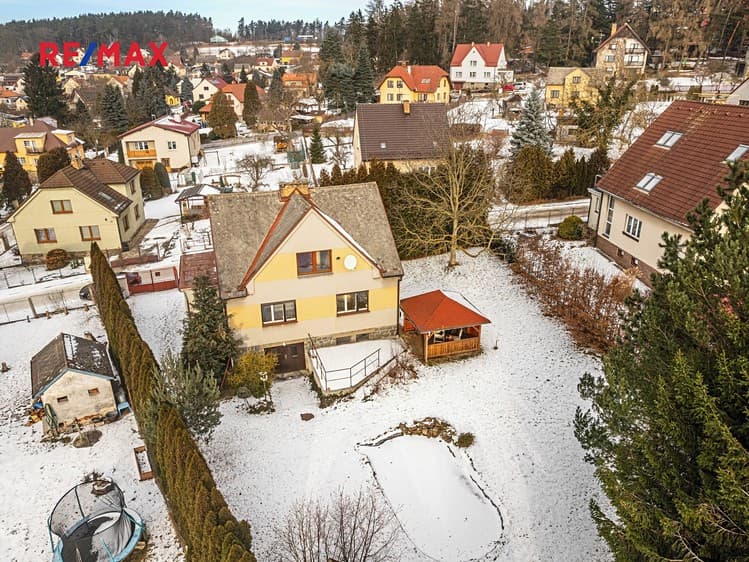 Prodej rodinného domu 292 m², pozemek 990 m²