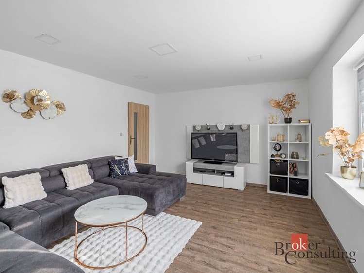 Prodej rodinného domu 180 m², pozemek 1 625 m²