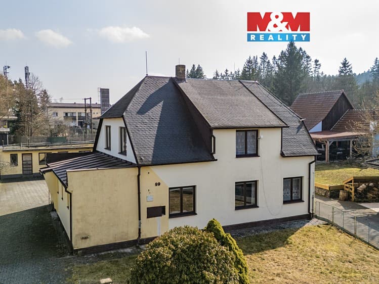Prodej rodinného domu 193 m², pozemek 1 996 m²