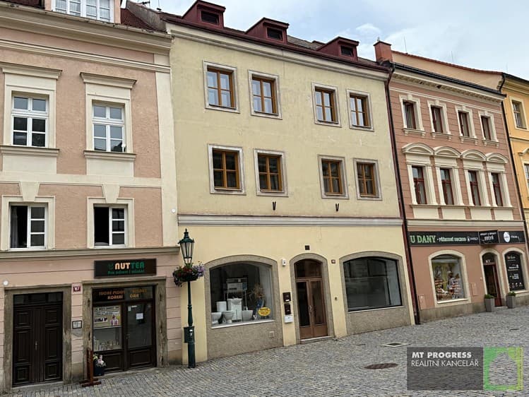 Prodej rodinného domu 500 m², pozemek 362 m²