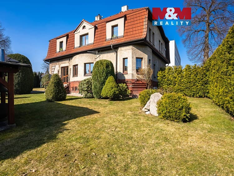 Prodej rodinného domu 180 m², pozemek 1 182 m²