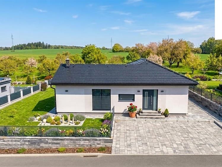 Prodej rodinného domu 144 m², pozemek 696 m²
