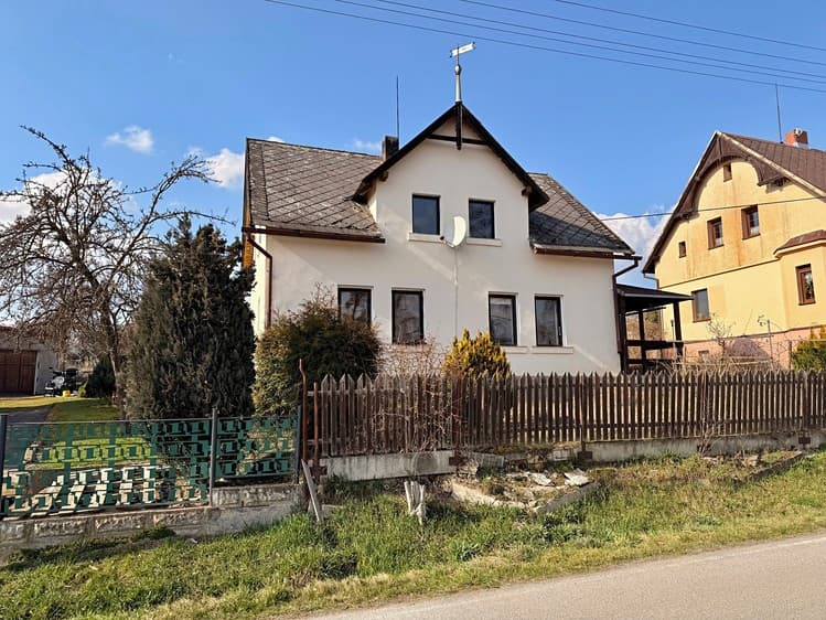 Prodej rodinného domu 140 m², pozemek 1 924 m²