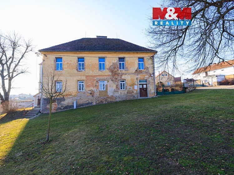 Prodej rodinného domu 323 m², pozemek 641 m²