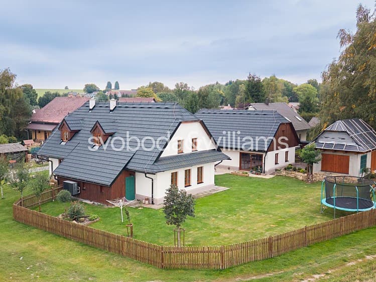 Prodej rodinného domu 350 m², pozemek 1 200 m²
