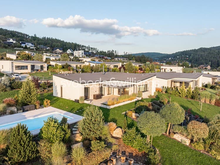 Prodej rodinného domu 171 m², pozemek 2 505 m²