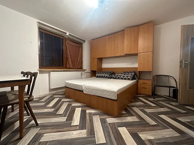 Pronájem rodinného domu 140 m², pozemek 695 m²