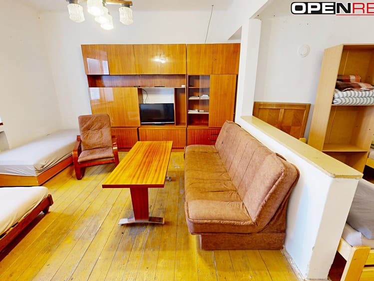 Pronájem vícegeneračního domu 380 m², pozemek 762 m²
