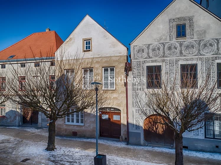 Pronájem rodinného domu 98 m², pozemek 1 m²