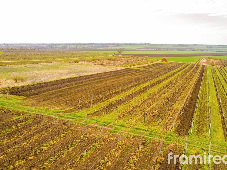 Prodej stavebního pozemku 2 723 m²