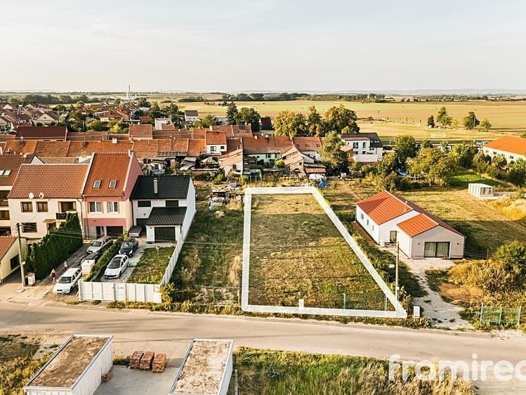 Prodej stavebního pozemku 1 000 m²