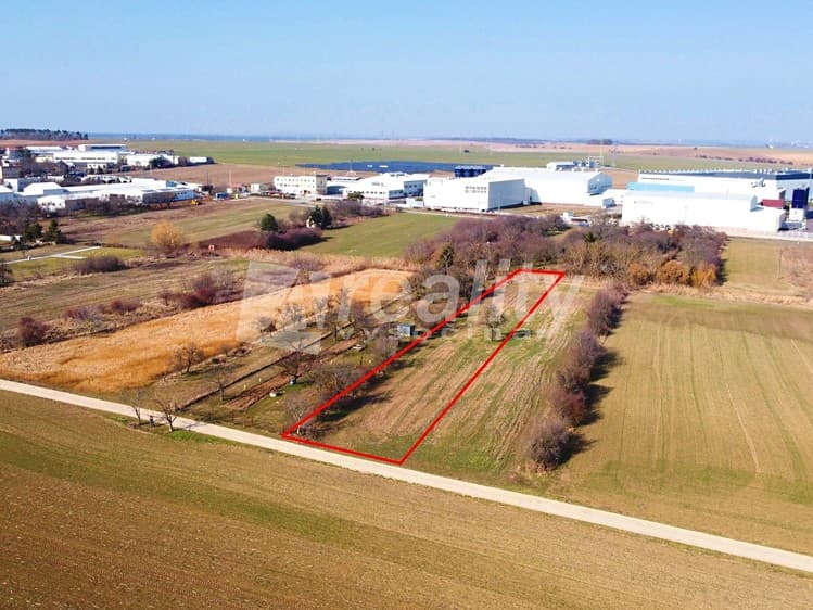 Prodej stavebního pozemku 2 719 m²