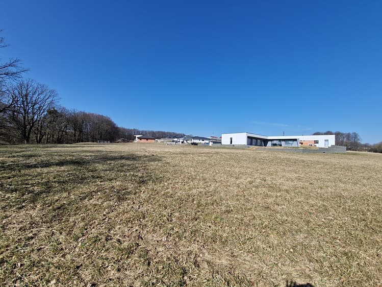 Prodej komerčního pozemku 6 038 m²