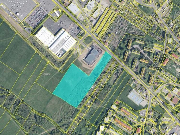 Pronájem pole 27 683 m²